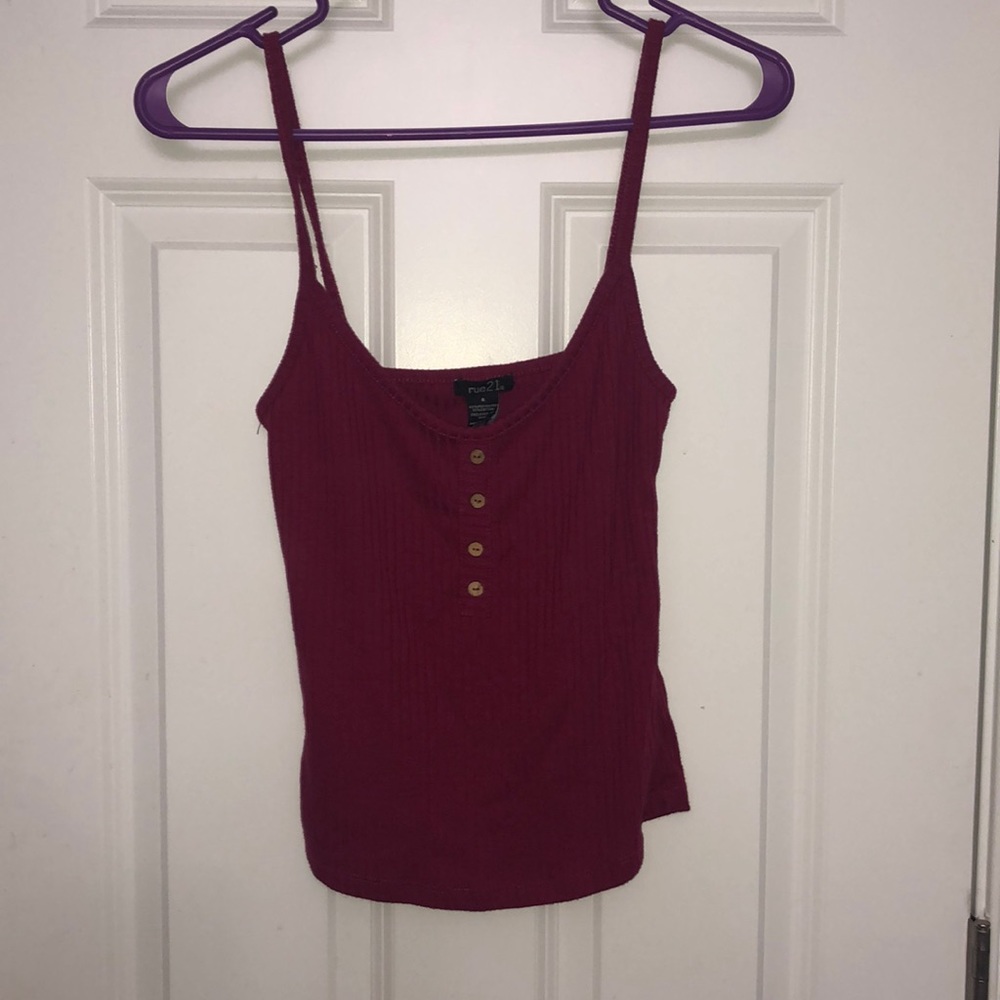 maroon buttoned rue 21 tank top